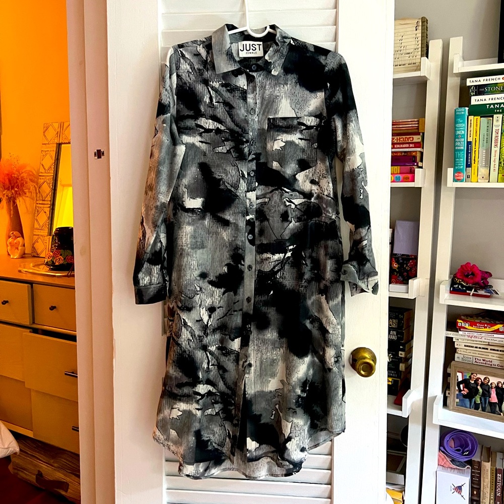 JUST Womens shirt dress. Size 34, xs.